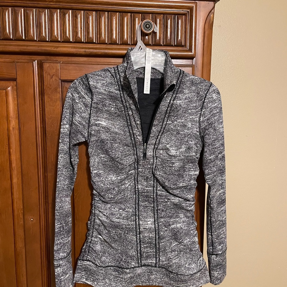 Lululemon pullover